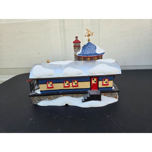 Dept 56 North Pole Series “Art’s Hobbies & Crafts” Special Edition 2004 Collecti - Picture 4 of 6